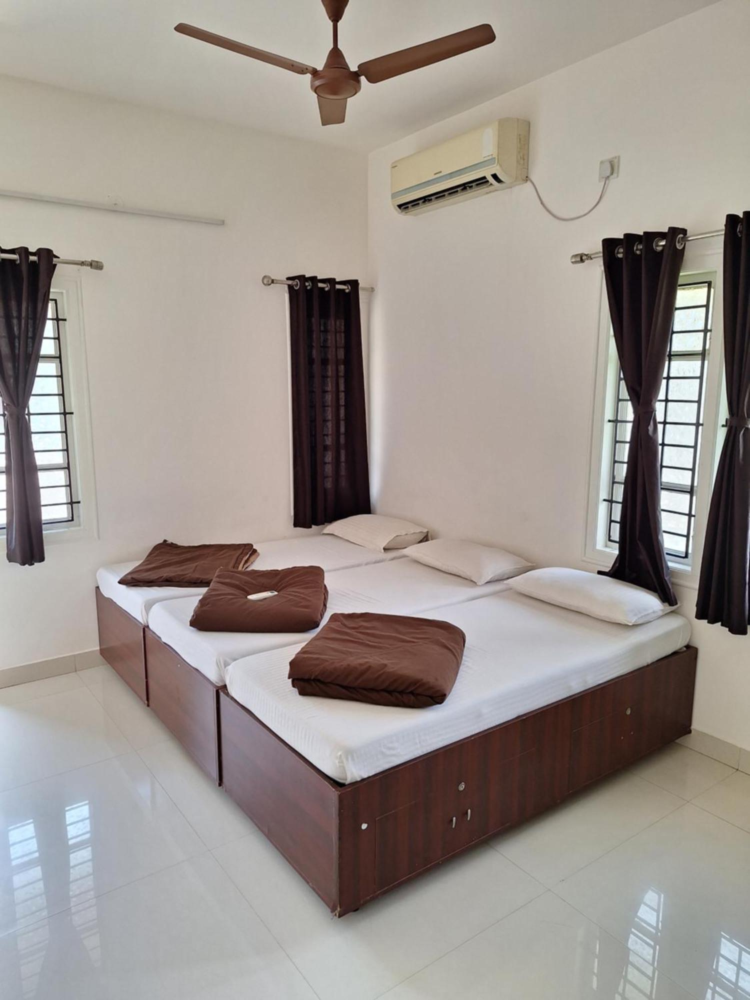 Suvarna Grande Homes Mangalore Room photo